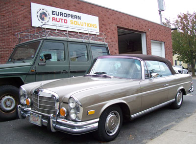 A beautiful 1970 Mercedes-Benz 280SE W111 chassis cabriolet, in DB172 Anthricite Metallic, made it's first visit to E.A.S. for A/C compressor replacement and a power antenna repair.