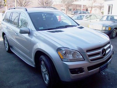 A 2007 Mercedes-Benz GL450 in for Scheduled 'A' Service and paintless ding removal service.