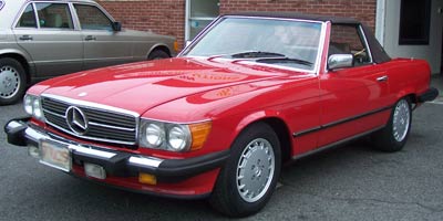 A 1987 Mercedes-Benz 560SL with 32k original miles in for oil service, rear suspension spring replacement, and four wheel alignment.